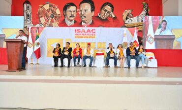 Isaac Hernández rinde informe legislativo con enfoque social