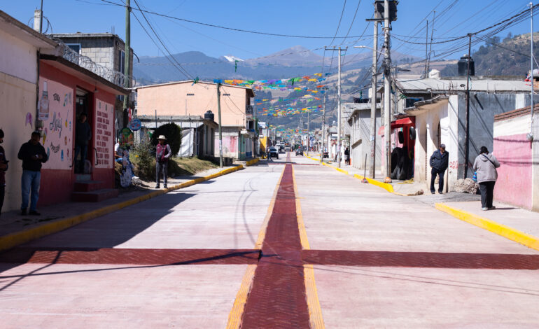 Roberto Bautista inaugura obra de pavimentación de la calle Miguel Alemán, en San Miguel Balderas