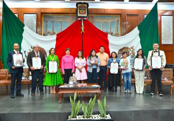 Premian a quienes han dejado huella en el Estado de México