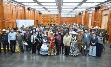 Congreso mexiquense reconoce a 55 guardianes de la charrería