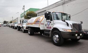 Falla en planta de bombeo deja sin agua a 50 colonias de Toluca; Ayuntamiento responde con pipas gratuitas