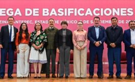 Delfina Gómez da base a 3 mil 874 maestros; suman 9 mil 200 en su administración
