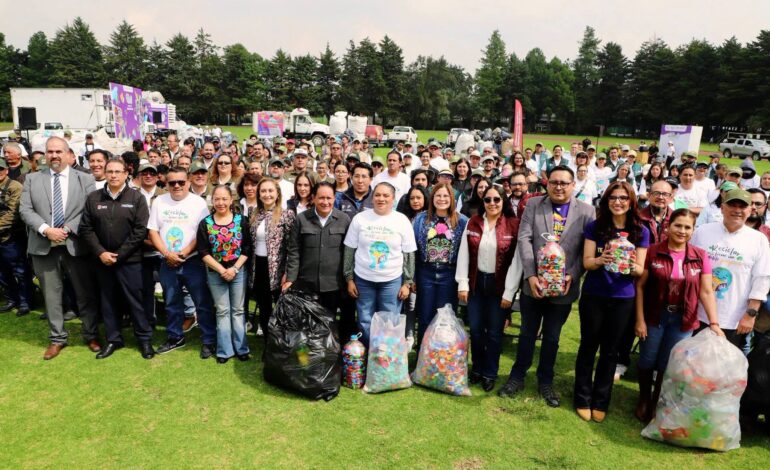 Villa Victoria pone el ejemplo: dona más de media tonelada de PET para apoyar a niñas y niños