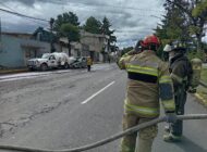 Evacúan a 500 personas por fuga de gas tras choque de pipa